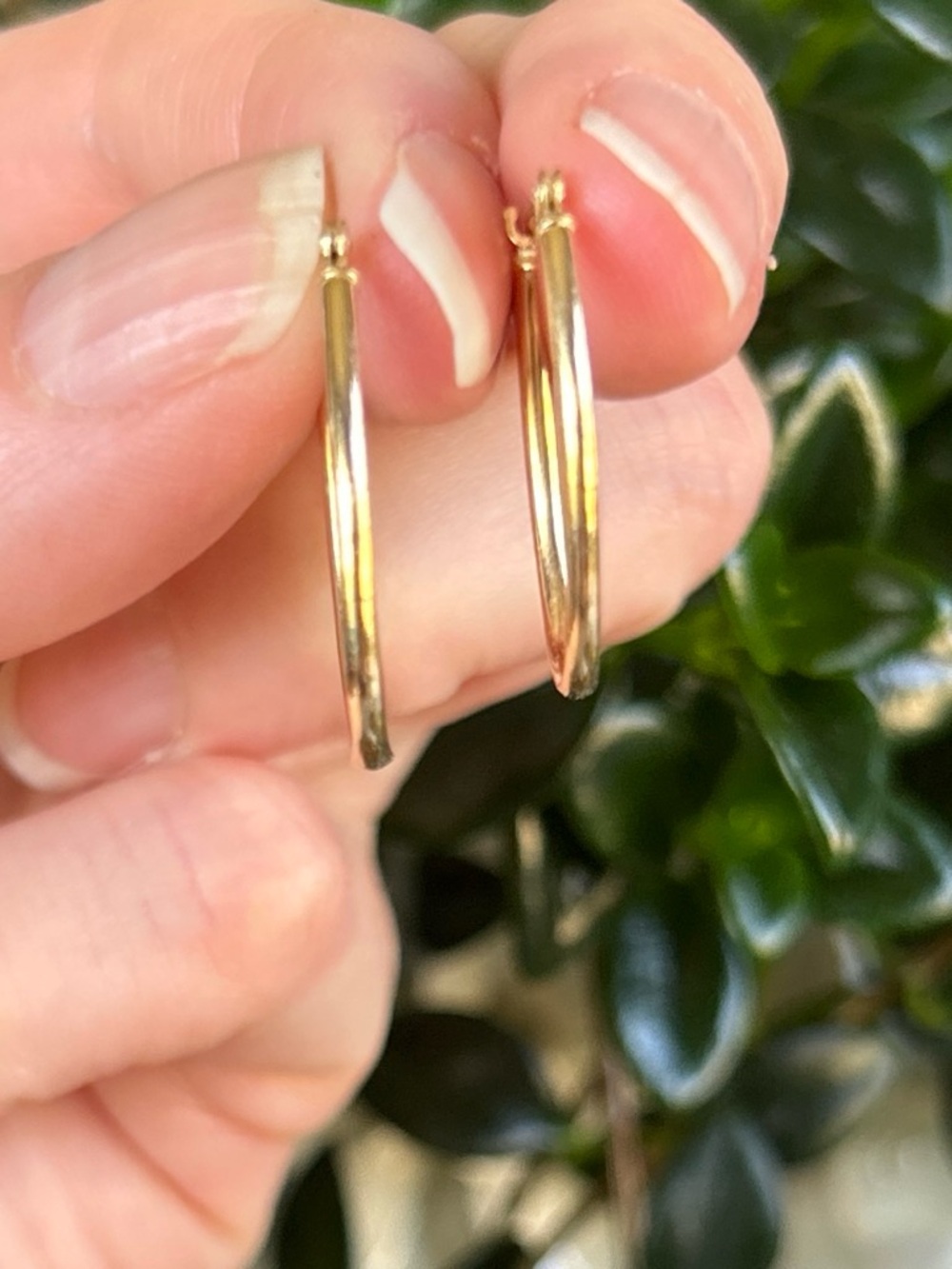 Vintage 14K SOLID GOLD Oval Hoop Earrings